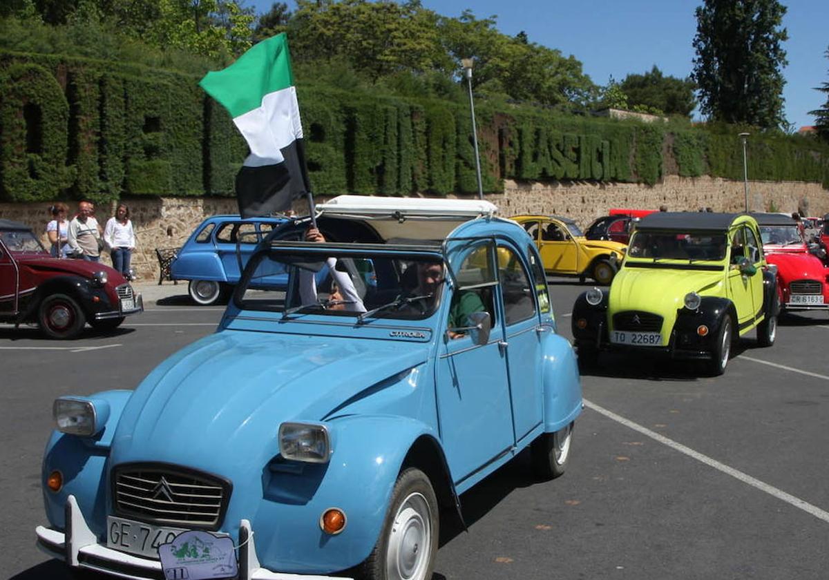 El III encuentro 2CV Ciudad de Badajoz se celebra del 28 de abril al 1 de mayo