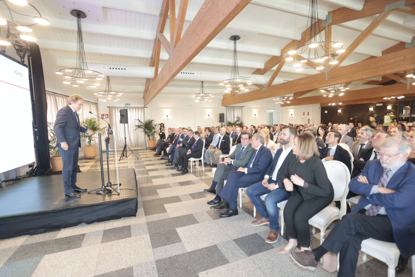 El ciclo &#039;90 años de HOY&#039; continúa con la participación de Antonio Garamendi