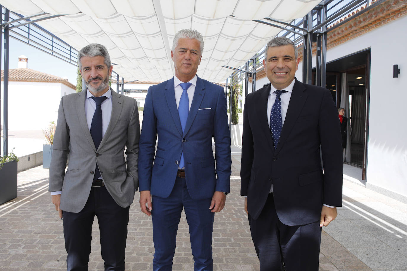 Juan Ramón Carrasco director de BBVA Centro de Banca de Clientes- Cáceres, Manuel Parra, director de Zona de BBVA y Francisco Moreno, director de BBVA Banca de Empresas y Corporaciones.