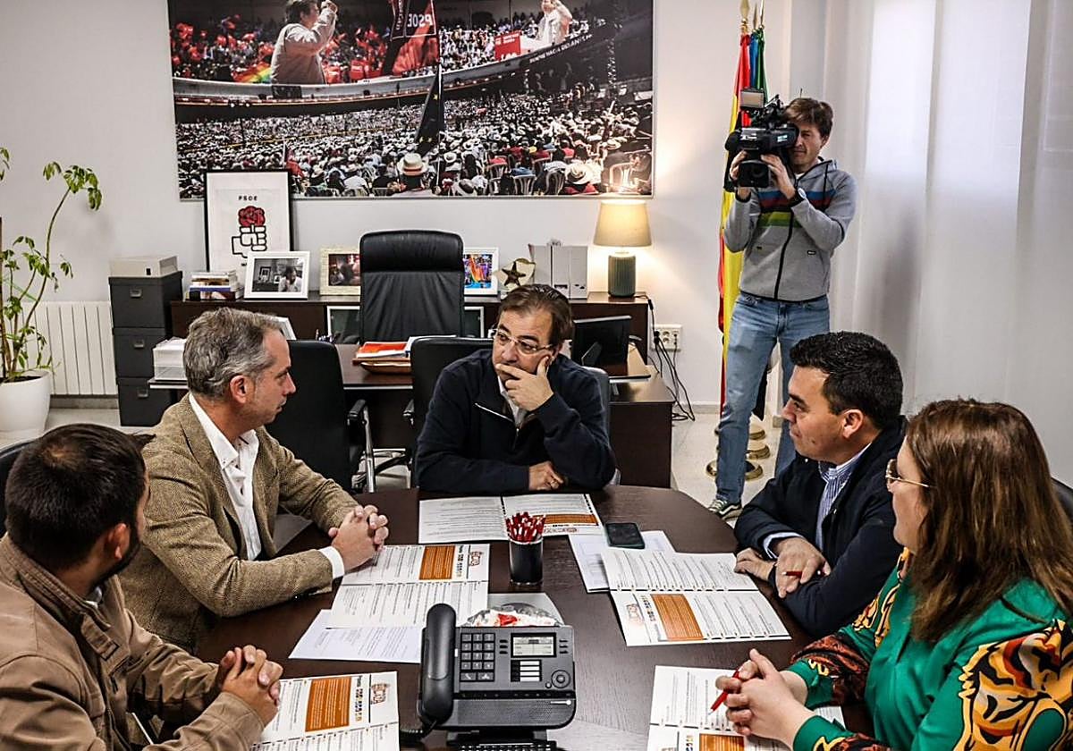 Reunión entre Fedexcaza y el PSOE de Extremadura.