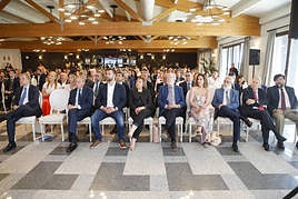 Ignacio Ybarra, Álvaro Rodríguez-Guitart, Luis Salaya, Mar Domínguez, Juan Carlos Rodríguez Ibarra, María Ángeles Costa, José A. García, Ramón Ropero y Javier Peinado