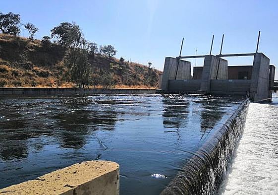 Compuertas del Canal de Orellana.