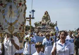 Virgen de Bótoa, en su procesión de este domingo 7 de mayo.