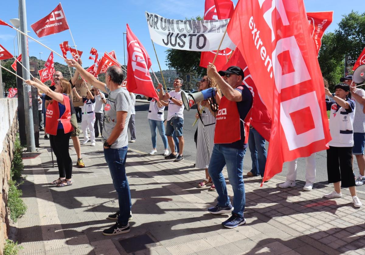 Un momento de la protesta en el Hospital este martes.