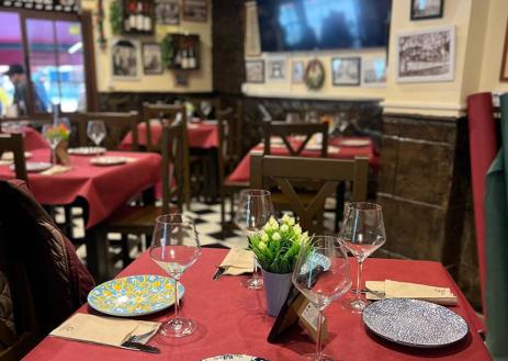 Imagen secundaria 1 - Guía para comer en Los Alféreces, la plaza más gourmet de Badajoz