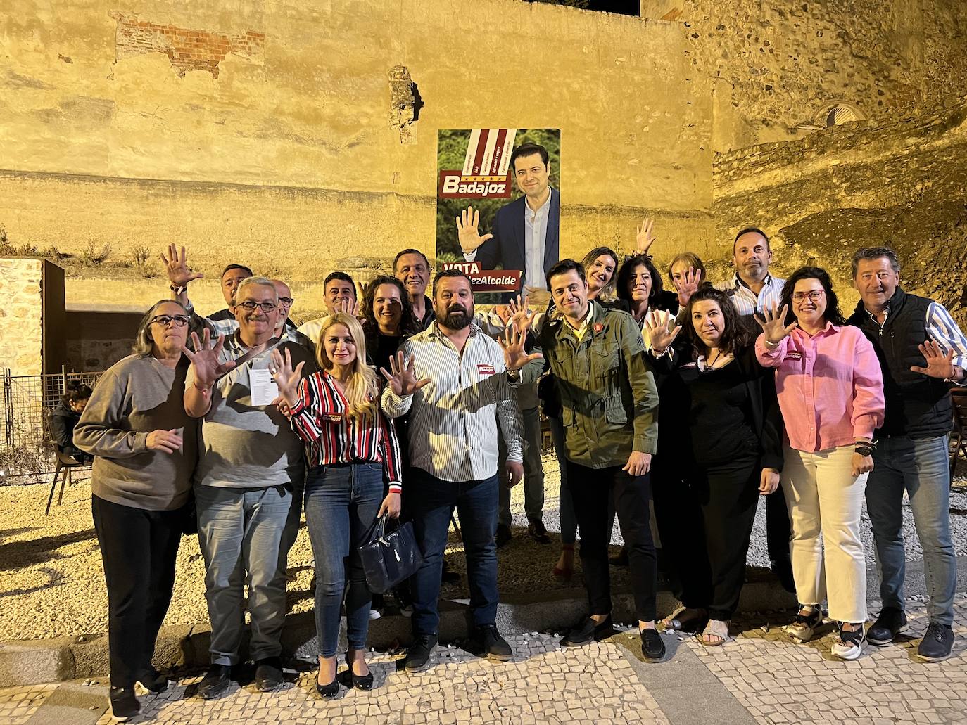 28-M en Extremadura: Pegada de carteles