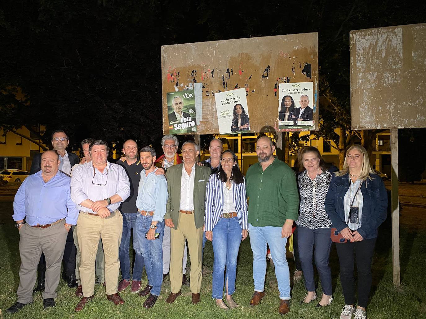 28-M en Extremadura: Pegada de carteles