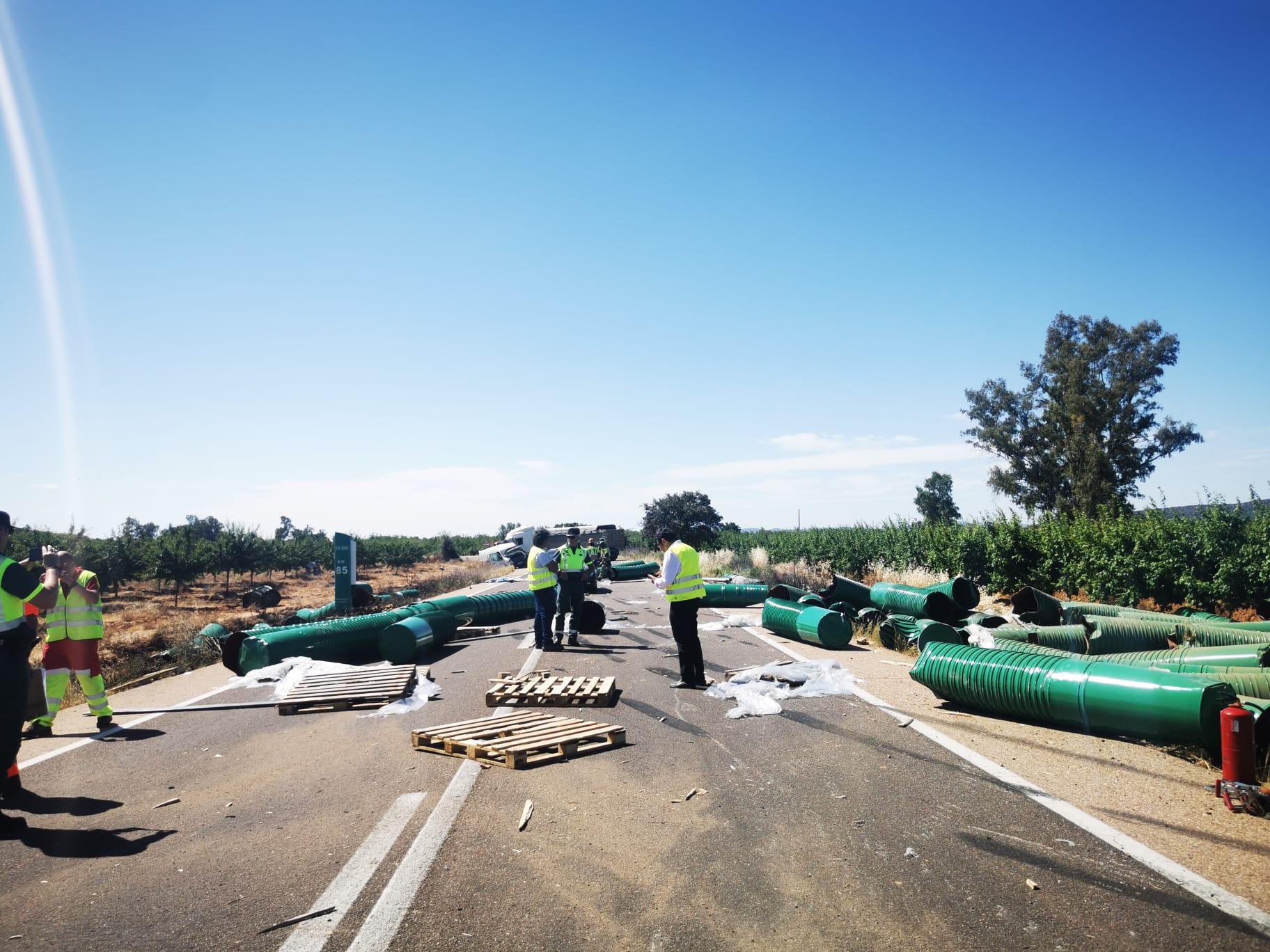 Así han quedado los vehículos tras el accidente en Santa Amalia