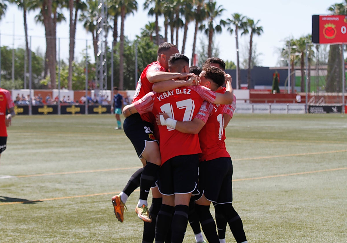 Celebración del Montijo ante el Diocesano el domingo.