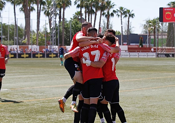 Celebración del Montijo ante el Diocesano el domingo.