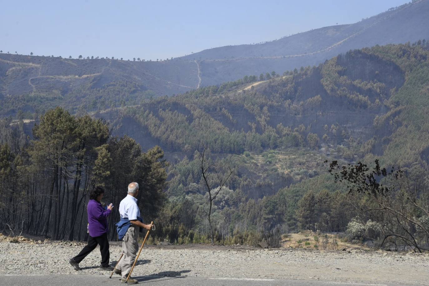El incendio en Hurdes y Sierra de Gata, en imágenes (IV)
