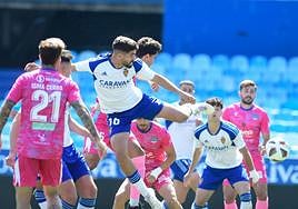 Momento del tanto de Isaiah en los primeros compases que dio el triunfo al Deportivo Aragón.