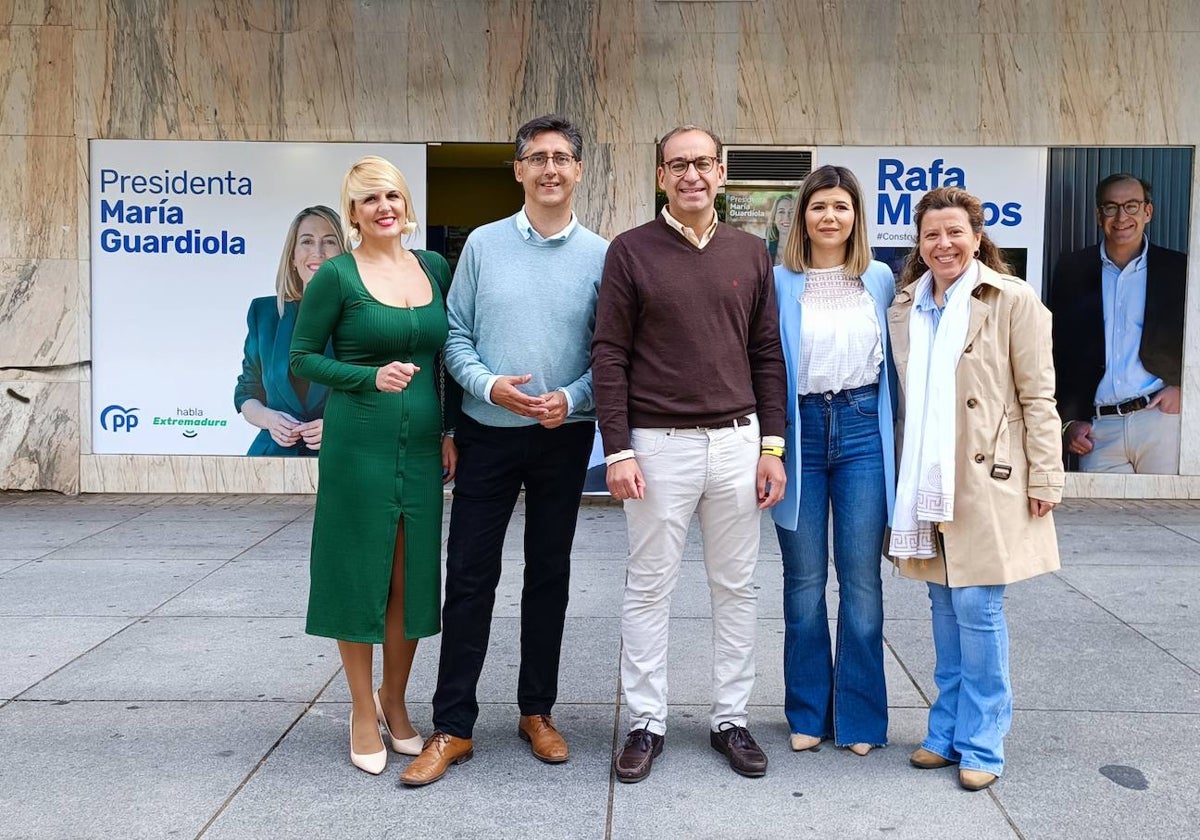 Elena Manzano, Víctor Bazo, Rafael Mateos, Encarna Solís y Jacobi Ceballos, ayer.