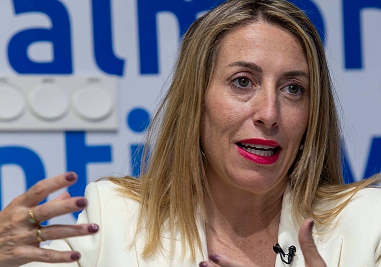 María Guardiola, durante la entrevista en la sede regional del PP.