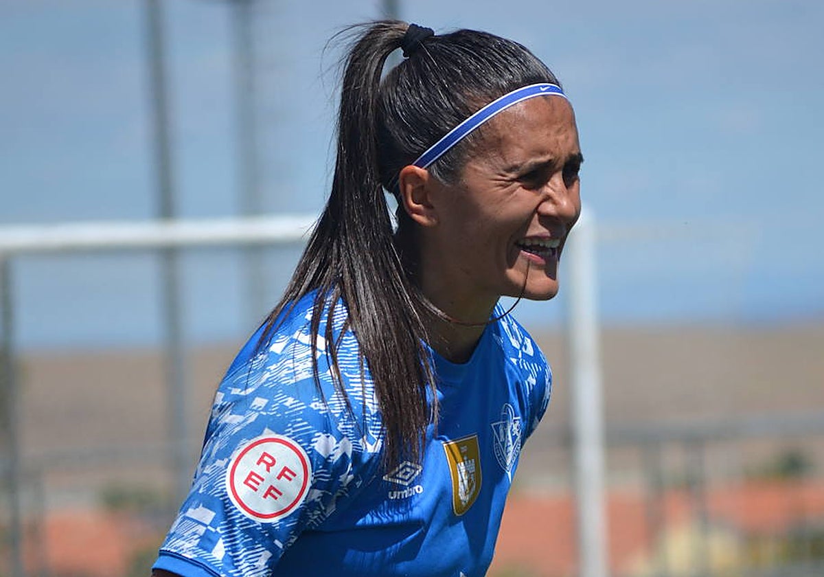 Tatiana Fernández arenga a sus compañeras.