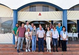 Candidatos del PP de Alconchel junto a otros dirigentes de Badajoz y el resto de la comarca.