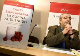 El cocinero Santi Santamaría presentó su polémico libro en Madrid en 2008.