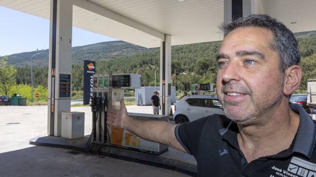 Imagen después - José Vicente Gómez Silva pasó mucho miedo hace 20 años cuando trabajaba en la gasolinera Campsa.