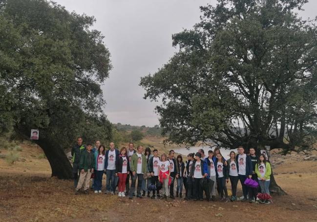 Familiares de Rosalía acudieron al lugar donde se le perdió la pista.