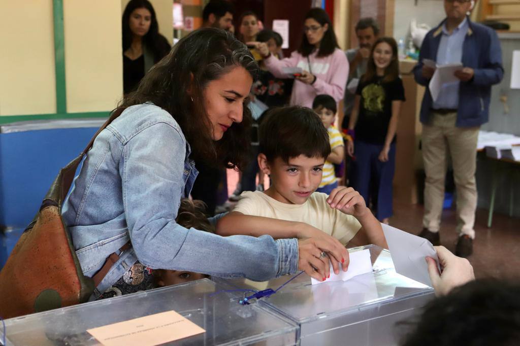 Así ha votado en Mérida Irene de Miguel, candidata a presidir la Junta por Unidas por Extremadura. 