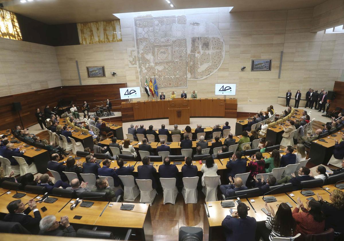 Estos son los nuevos diputados de la Asamblea de Extremadura