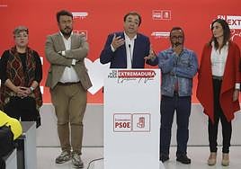 Guillermo Fernández Vara ha ofrecido una rueda de prensa tras la reunión de la Ejecutiva regional del PSOE en Mérida.