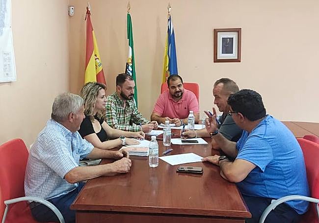 Los alcaldes de Gargáligas, Hernán Cortés, Ruecas, El Torviscal, Valdehornillos y Vivares, entidades locales menores de Don Benito, se han reunido este martes, y discrepan con la interpretación de los resultados electorales hecha por Siempre Don Benito.
