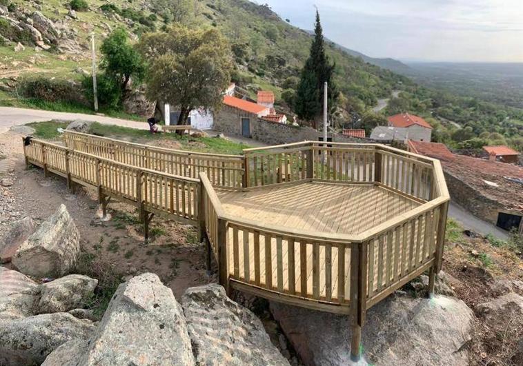 Segura de Toro presume de nuevo mirador turístico