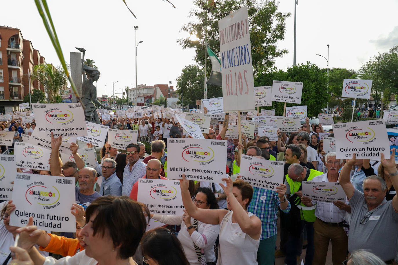 Manifestación de apoyo a la fusión de Don Benito-Villanueva (I)