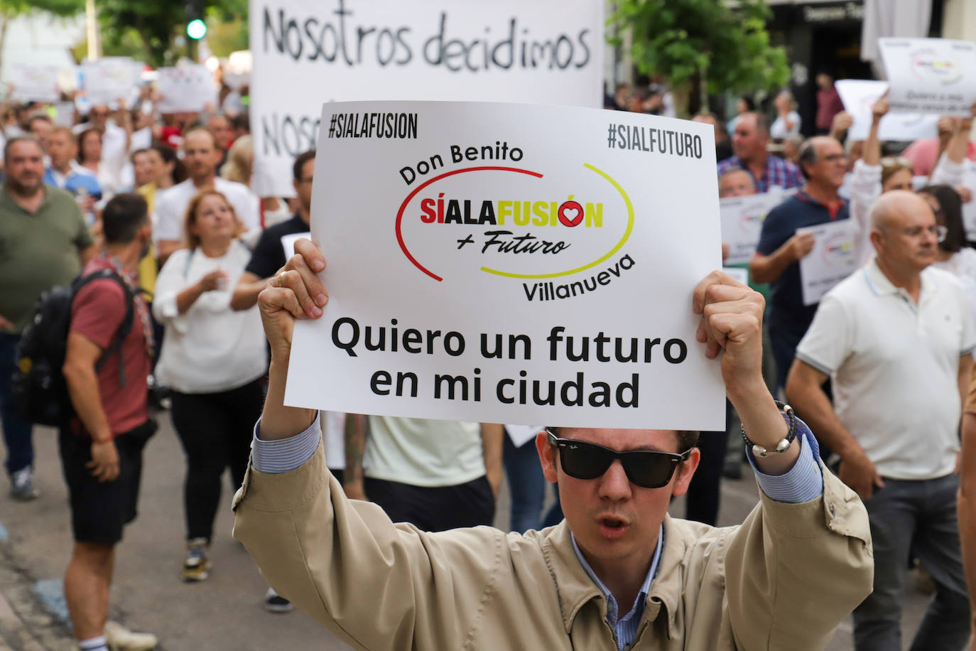 Manifestación de apoyo a la fusión de Don Benito-Villanueva (I)