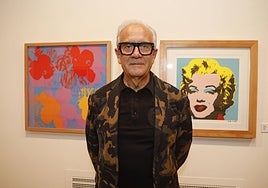 José Luis Ruipérez es el dueño de los cuadros pop que pueden verse en la Mercedes Calles