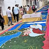 Ocho horas para disfrutar del arte efímero del Corpus Christi en San Vicente