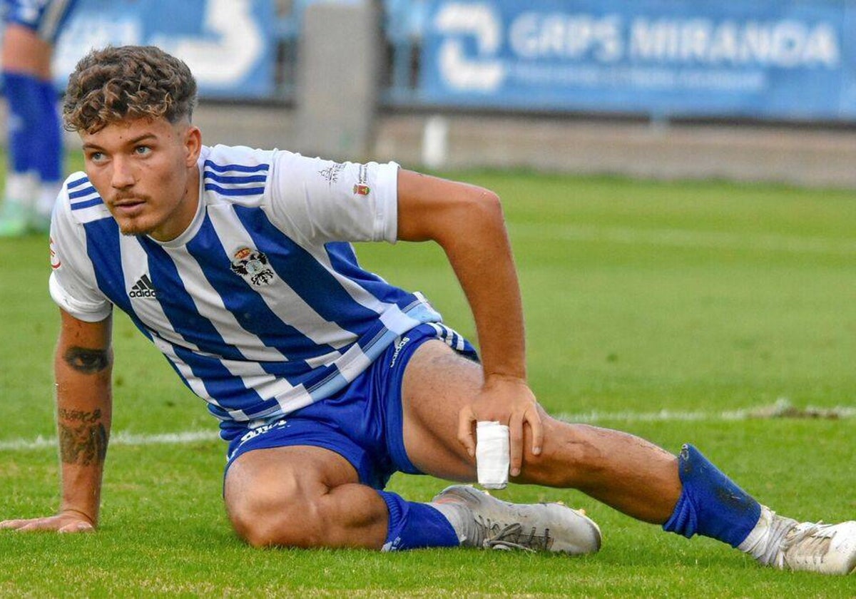 Álvaro Juan durante un partido con el Talavera esta temporada.