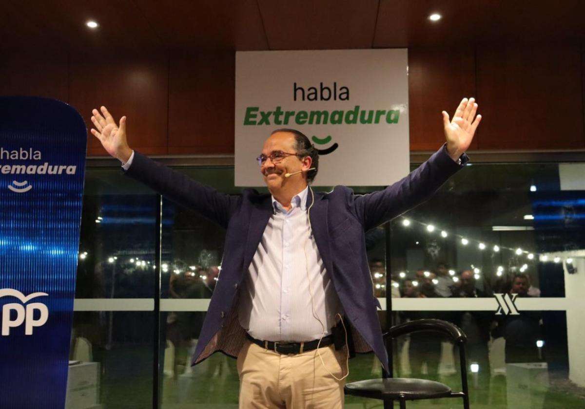 Pedro Noblejas, candidato del PP, en un acto electoral.