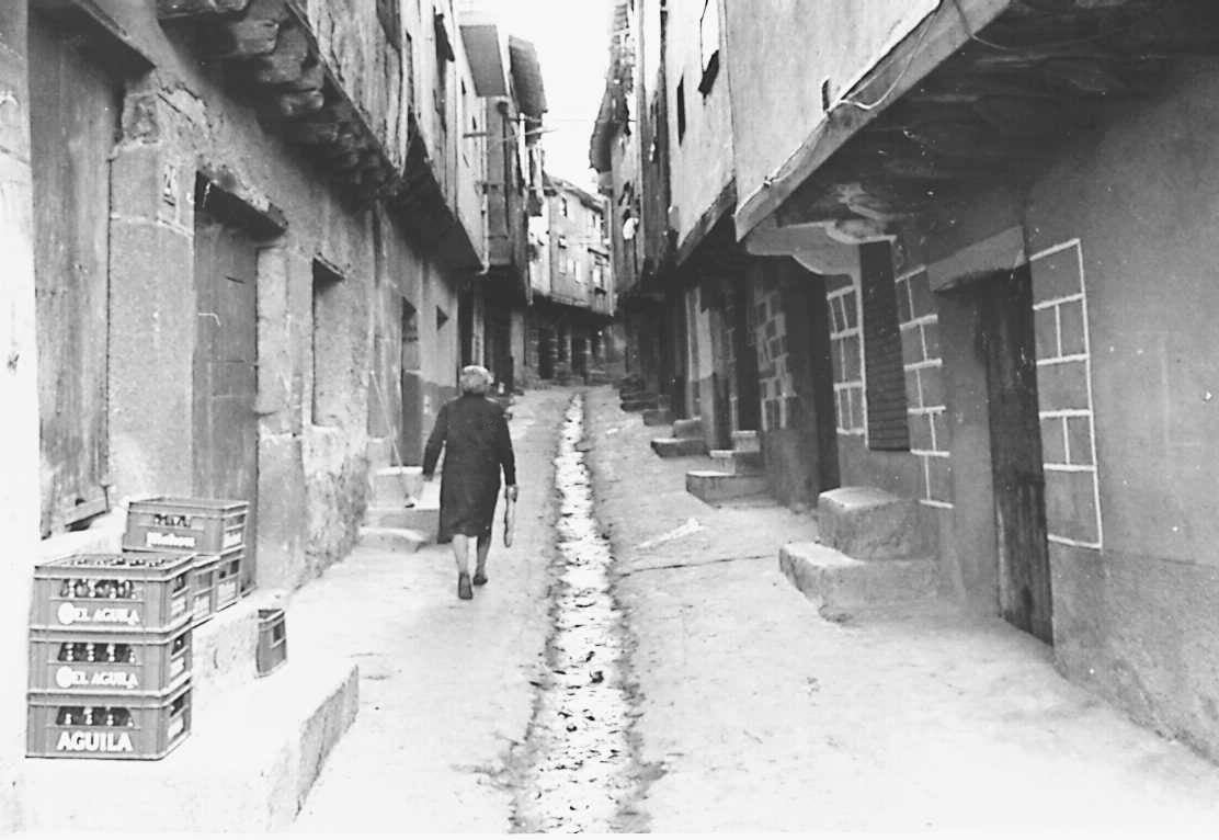 Calle de San Martín de Trevejo en los años 90.