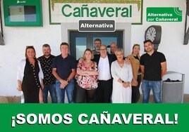 Candidatura de Alternativa por Cañaveral. En el centro, con camisa blanca, el alcalde electo, Jacinto Sánchez.