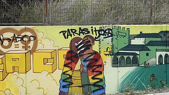 Extremadura Entiende denuncia un «ataque de odio» en su mural de los Castellanos, en Cáceres