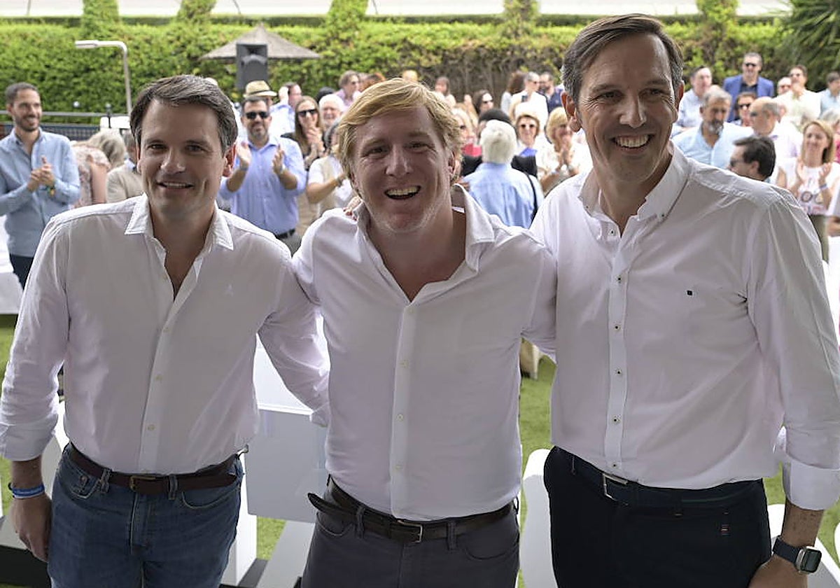 Abel Bautista, secretario general del PP; el alcalde, Ignacio Gragera, y el primer teniente de alcalde, Antonio Cavacasillas.