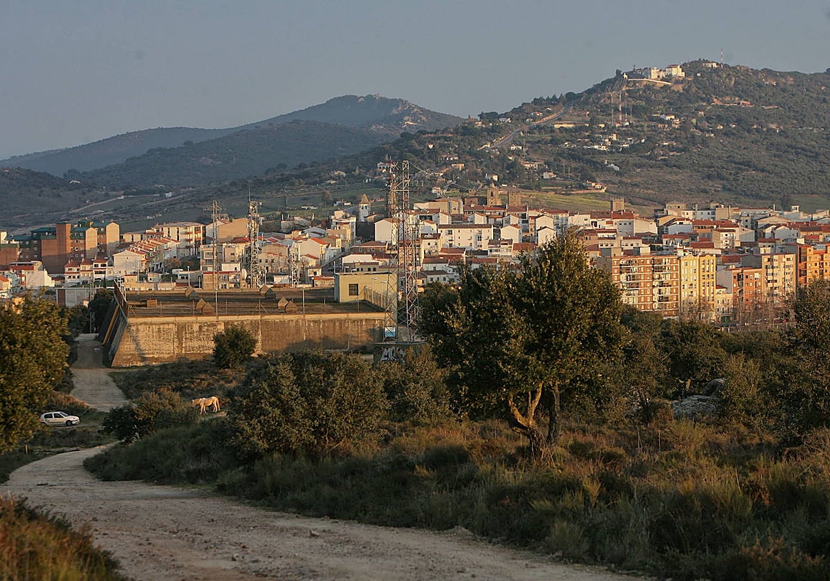 La violación de Cáceres tuvo lugar en una furgoneta en un descampado de La Sierrilla.