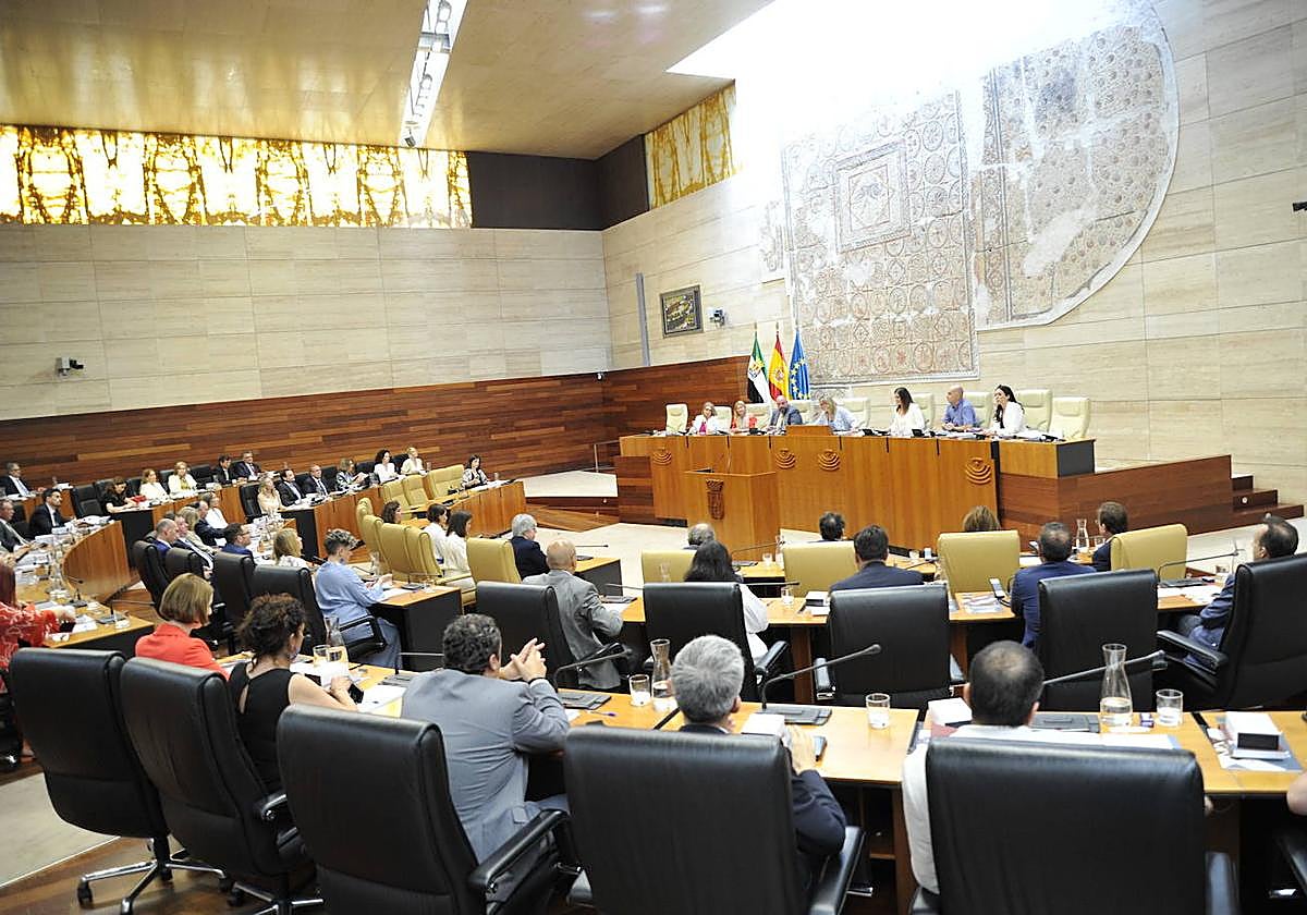 Sesión constitutiva de la XI Legislatura.