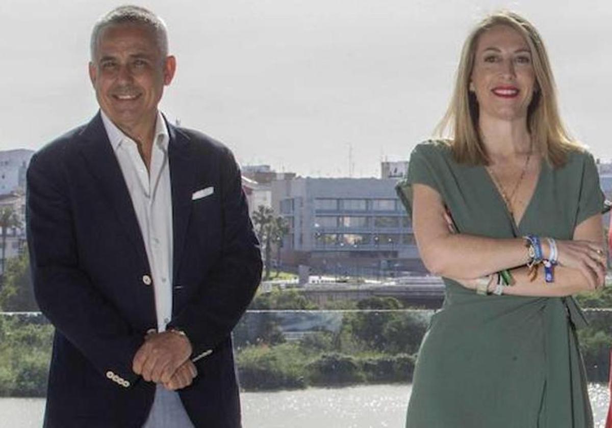 Ángel Pelayo Gordillo y María Guardiola, durante una sesión fotográfica organizada por HOY con los candidatos a la Junta antes del 28-M.