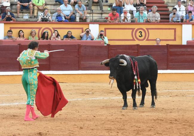 Antonio Ferrera entra a matar.