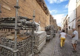 Tramo de muralla, en los adarves, donde se intervendrá. Los andamios de la obra se colocaron en octubre y se retiraron en enero.