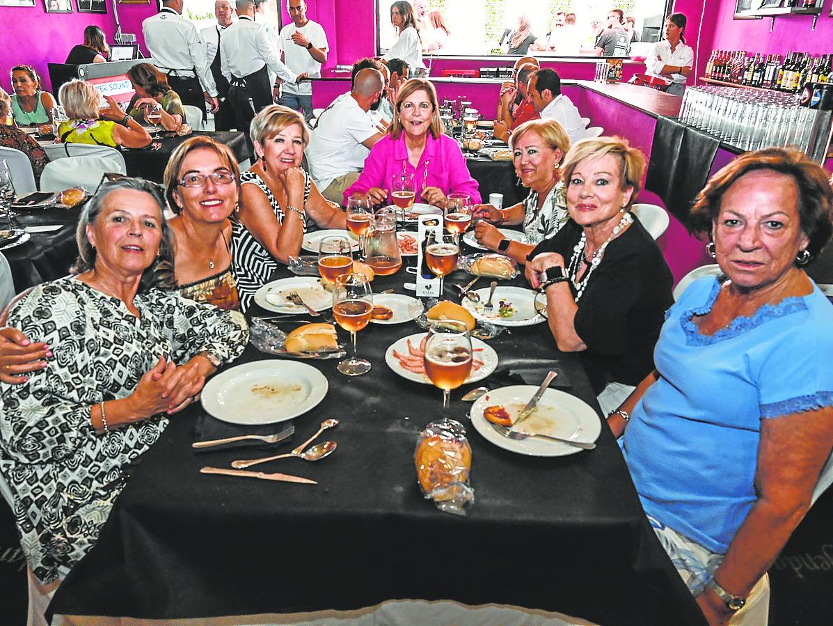 Comida en el recinto ferial el pasado viernes.