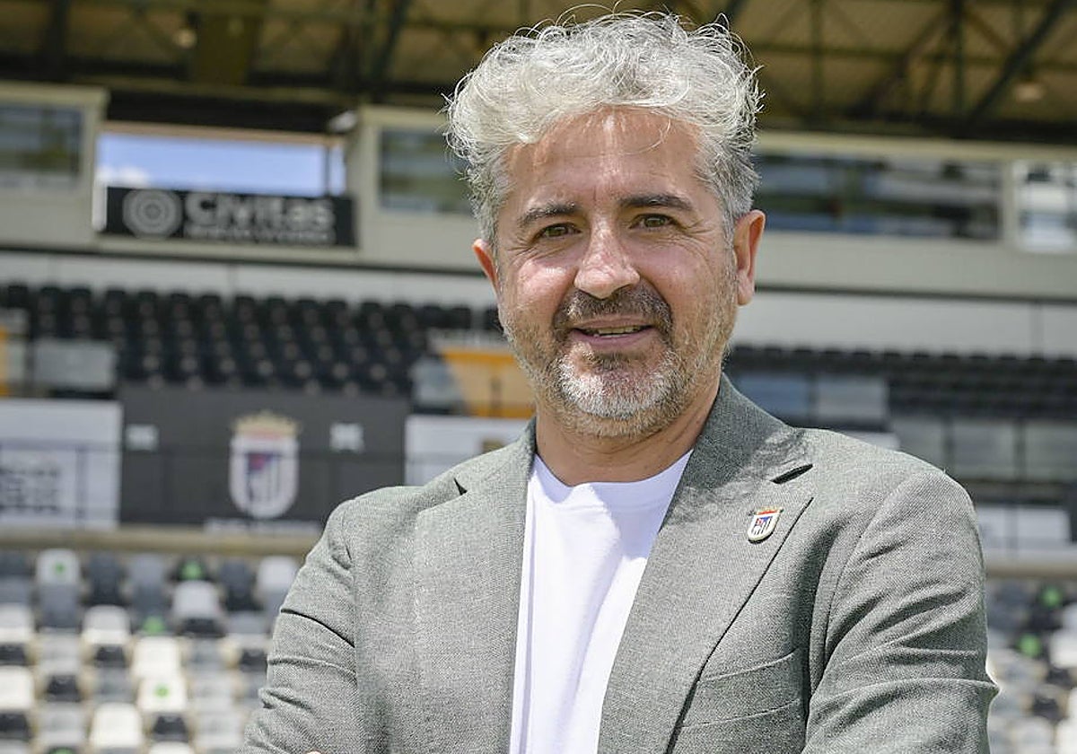 Gudi durante su presentación en el Nuevo Vivero como director deportivo del Badajoz.