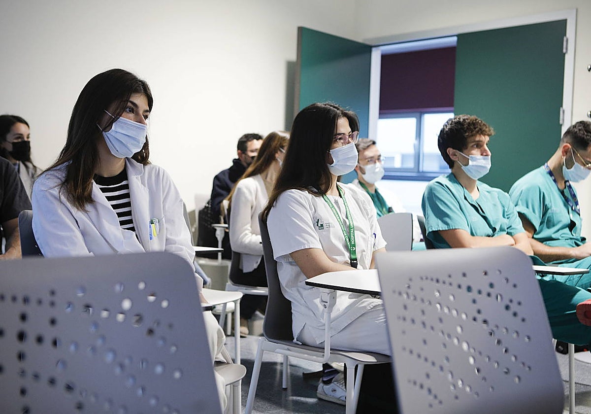 Jornada de puertas abiertas para MIR en el Hospital Universitario de Cáceres.