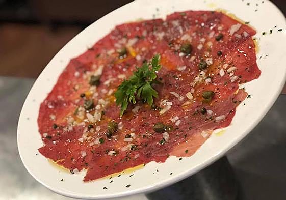 Carpaccio de atún rojo de La Abadía, en Puebla de Sancho Pérez.