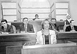 Teresa Rejas (IU) el día de su dimisión como presidenta de la Asamblea el 25 de septiembre de 1997.