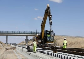 Obra de infraestructura ferroviaria en Extremadura.