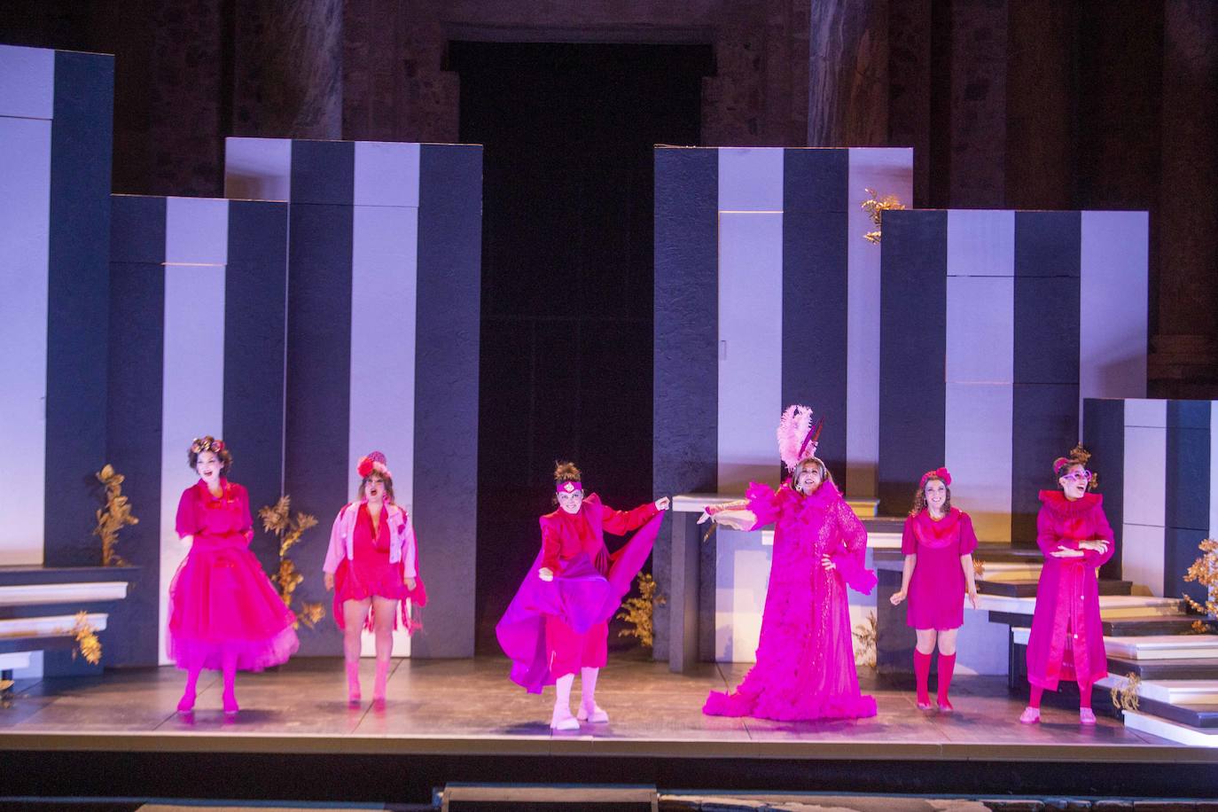 &#039;Las asambleístas&#039; lleva al Festival de Mérida las risas y la protesta (I)